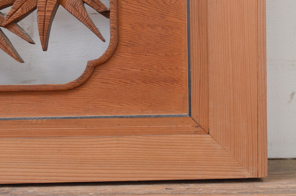 アンティーク建具　躍動感ある松竹梅の彫りが美しい彫刻欄間2枚セット(明り取り、明かり取り)(R-071667)
