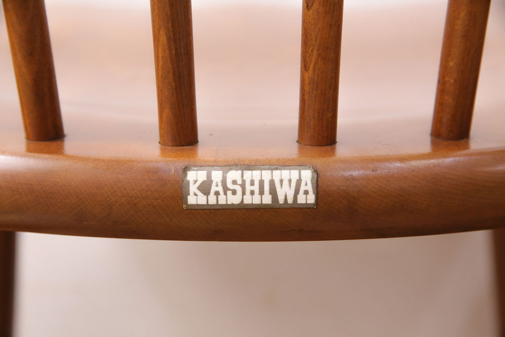 和製ヴィンテージ　柏木工(KASHIWA)　背もたれがお洒落なナラ材製のダイニングチェア2脚セット(イス、ウィンザーチェア、ビンテージ、ウインザーチェア)(R-048394)