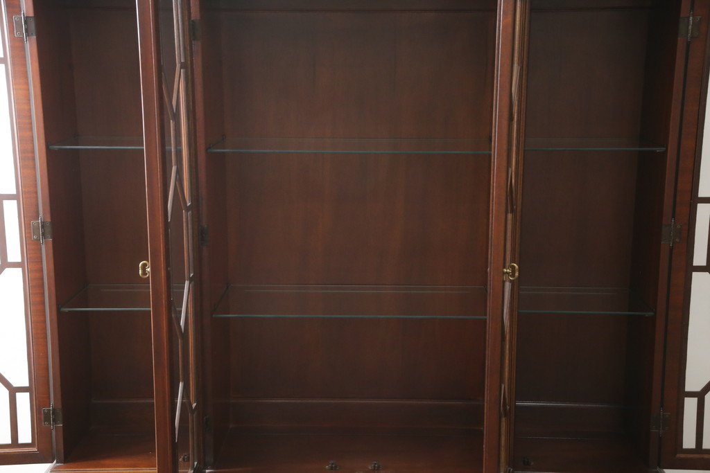 中古　美品!!　ヒッコリーチェア(HICKORY CHAIR)　クラシカルで高級感溢れる照明付きのキャビネット(収納棚、戸棚、飾り棚)(定価約300万円)(R-078717)