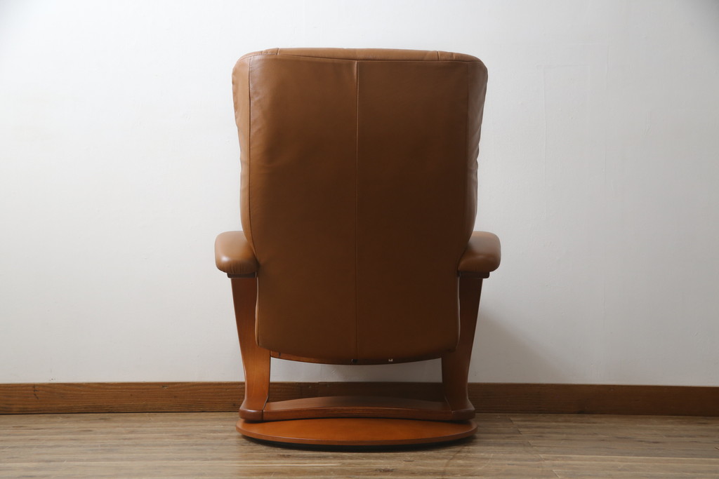 中古　美品　牛本革　ノルウェー　Hjellegjerde(イエリアーダ社)　ノーザンコンフォート　優雅なくつろぎの時間におすすめのリクライニングチェア&オットマン(定価約30万円)(椅子、アームチェア、フットスツール)(エコーネス、EKORNES、ストレスレスチェア)(R-057963)