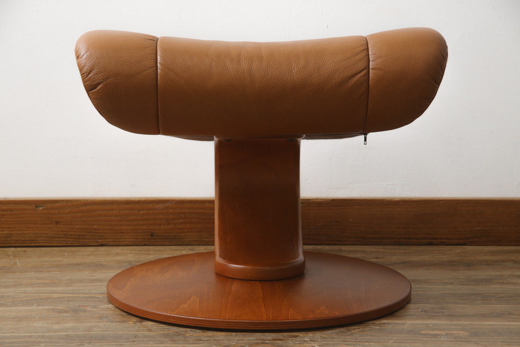 中古　美品　牛本革　ノルウェー　Hjellegjerde(イエリアーダ社)　ノーザンコンフォート　優雅なくつろぎの時間におすすめのリクライニングチェア&オットマン(定価約30万円)(椅子、アームチェア、フットスツール)(エコーネス、EKORNES、ストレスレスチェア)(R-057963)