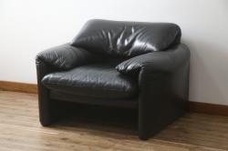 中古　Cassina(カッシーナ)　675　MARALUNGA(マラルンガ)　本革(レザー)　高級感漂う佇まいが魅力の1人掛けソファ(アームチェア、一人掛け、1P)(定価約100万円)(R-075432)