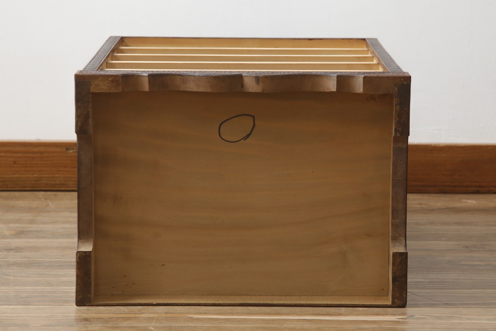 中古　美品　伝統工芸　日光彫り　細部まで施された彫りが美しい小引き出し(卓上収納、小物収納)(R-069061)