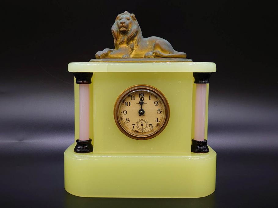 ジャンク品　昭和初期　東洋時計株式会社(TOYO CLOCK FACTORY)　ゼンマイ式　雄々しいライオンの装飾から威厳を感じる置時計(ウランガラス、ライオン、獅子、日本製)(R-078945)　