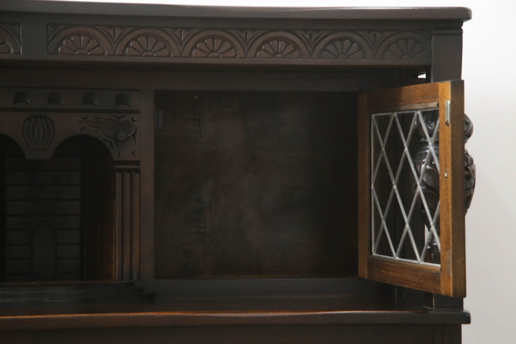 イギリスビンテージ　エルム材　クラシカルな佇まいが魅力のステンドグラス入りサイドキャビネット(収納棚、戸棚、飾り棚、サイドボード、ヴィンテージ)(R-064883)