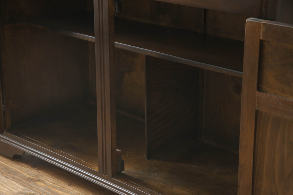 イギリスビンテージ　エルム材　クラシカルな佇まいが魅力のステンドグラス入りサイドキャビネット(収納棚、戸棚、飾り棚、サイドボード、ヴィンテージ)(R-064883)