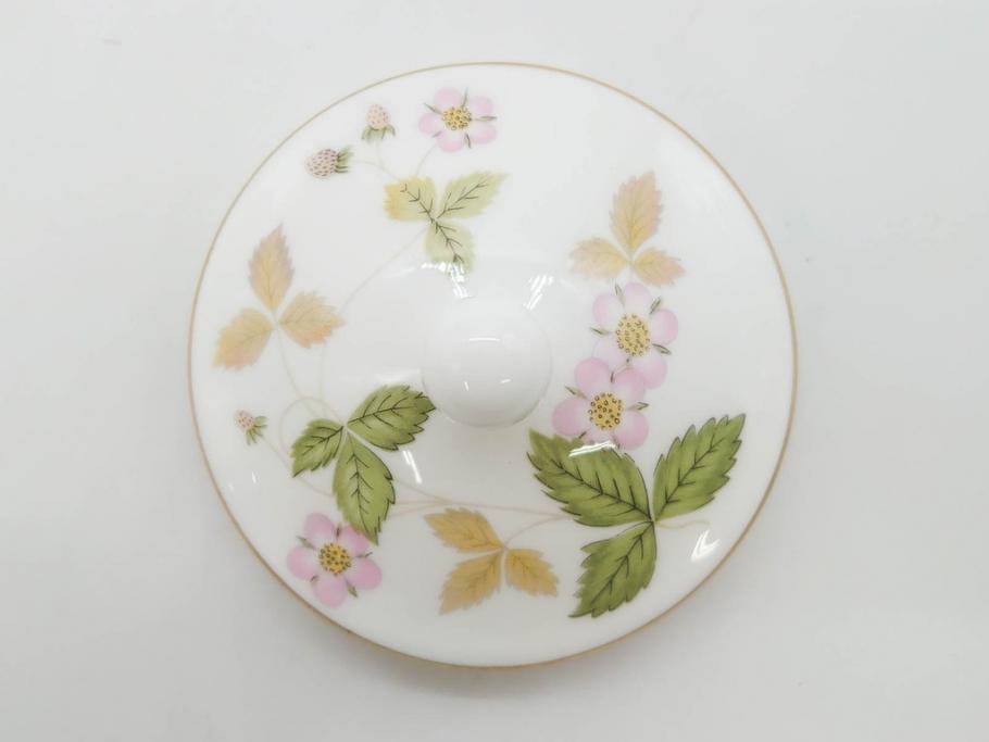 イギリス　WEDGWOOD(ウェッジウッド)　WILD STRAWBERRY(ワイルド ストロベリー)　R4406　苺のデザインが可愛らしいシュガーポット&クリーマー2点セット(イチゴ、いちご、ミルクジャー、ミルクポット、ボンボン入れ、洋食器、金彩、白磁、ボーンチャイナ、英国)(R-079003)
