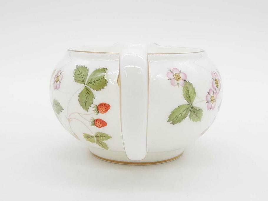 イギリス　WEDGWOOD(ウェッジウッド)　WILD STRAWBERRY(ワイルド ストロベリー)　R4406　苺のデザインが可愛らしいシュガーポット&クリーマー2点セット(イチゴ、いちご、ミルクジャー、ミルクポット、ボンボン入れ、洋食器、金彩、白磁、ボーンチャイナ、英国)(R-079003)