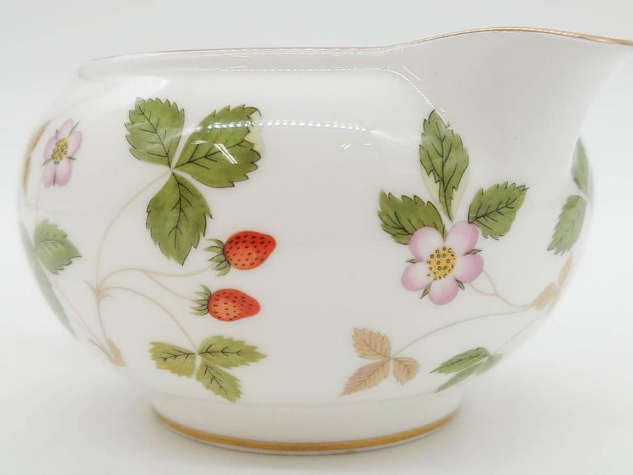 イギリス　WEDGWOOD(ウェッジウッド)　WILD STRAWBERRY(ワイルド ストロベリー)　R4406　苺のデザインが可愛らしいシュガーポット&クリーマー2点セット(イチゴ、いちご、ミルクジャー、ミルクポット、ボンボン入れ、洋食器、金彩、白磁、ボーンチャイナ、英国)(R-079003)