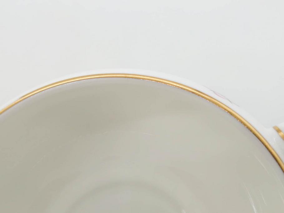 イギリス　WEDGWOOD(ウェッジウッド)　WILD STRAWBERRY(ワイルド ストロベリー)　R4406　苺のデザインが可愛らしいシュガーポット&クリーマー2点セット(イチゴ、いちご、ミルクジャー、ミルクポット、ボンボン入れ、洋食器、金彩、白磁、ボーンチャイナ、英国)(R-079003)