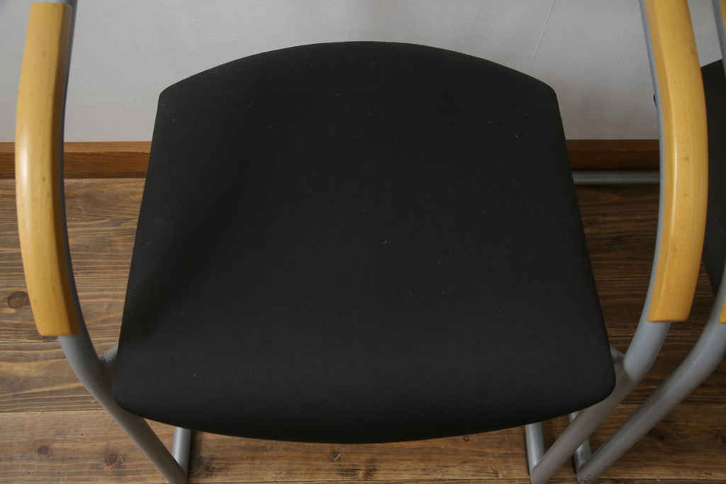 中古　ウィスナーハーガー(wiesner hager)　モダンでスタイリッシュな空間作りにおすすめのミーティングチェア2脚セット(会議用チェア、オフィスチェア、アームチェア)(R-078716)