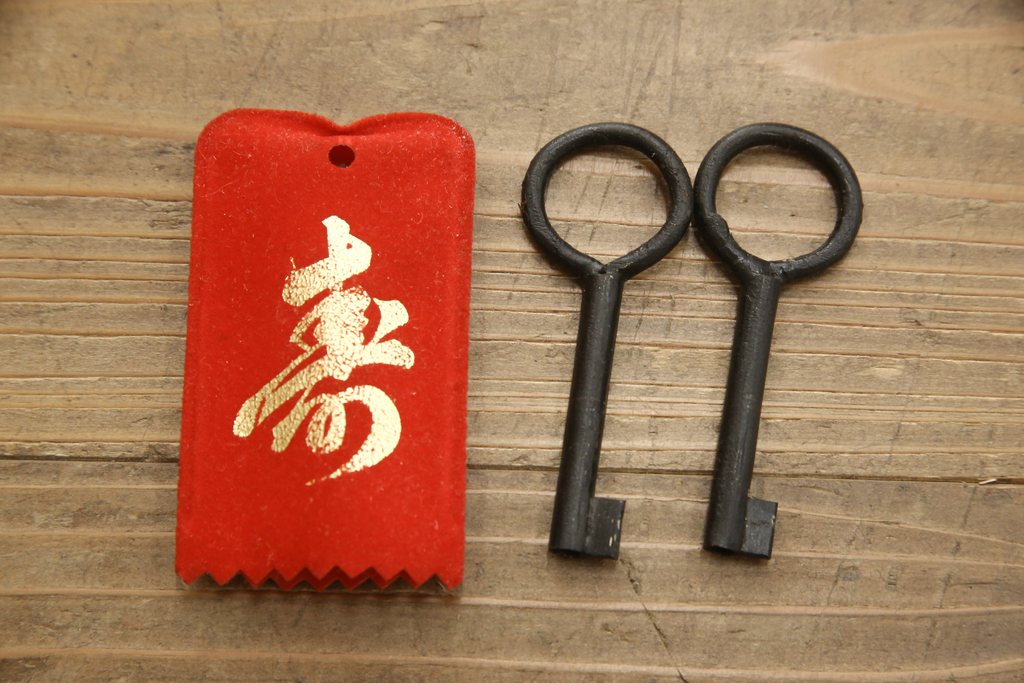 和製ビンテージ　最高級!　天板リメイク　手打ち金具　木地呂塗り　漆塗り　前面欅(ケヤキ)材　細部まで職人のこだわりが感じられる仙台箪笥ローチェスト(衣装箪笥、和箪笥、引き出し、ヴィンテージ)(R-059774)