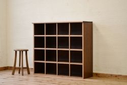 アンティーク家具　ナチュラルでシャビーな収納棚