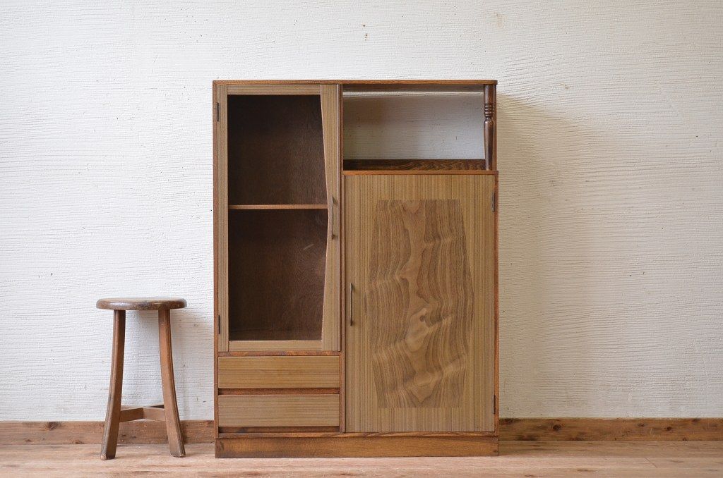 レトロ家具　レトロなデザインのアンティーク本箱(ブックケース)