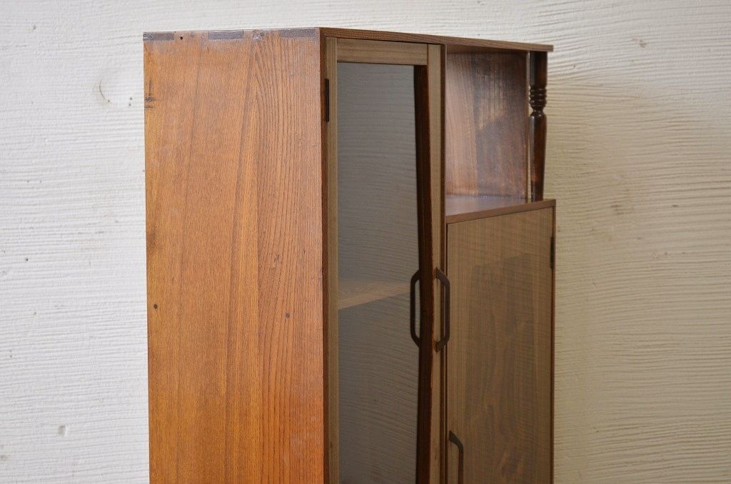 レトロ家具　レトロなデザインのアンティーク本箱(ブックケース)