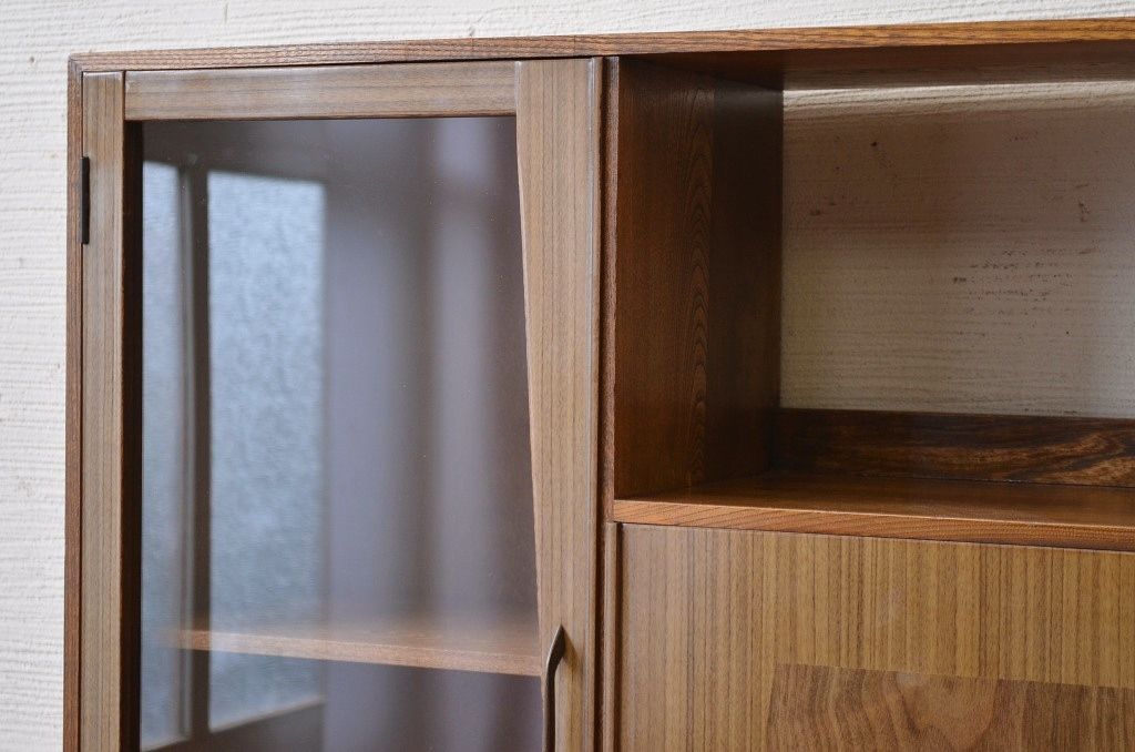 レトロ家具　レトロなデザインのアンティーク本箱(ブックケース)