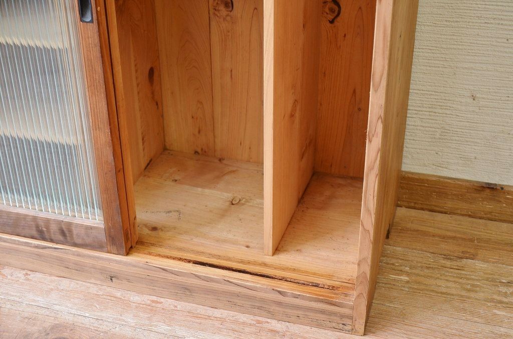 アンティーク家具　古い木味のモールガラスアンティーク下駄箱(収納棚)
