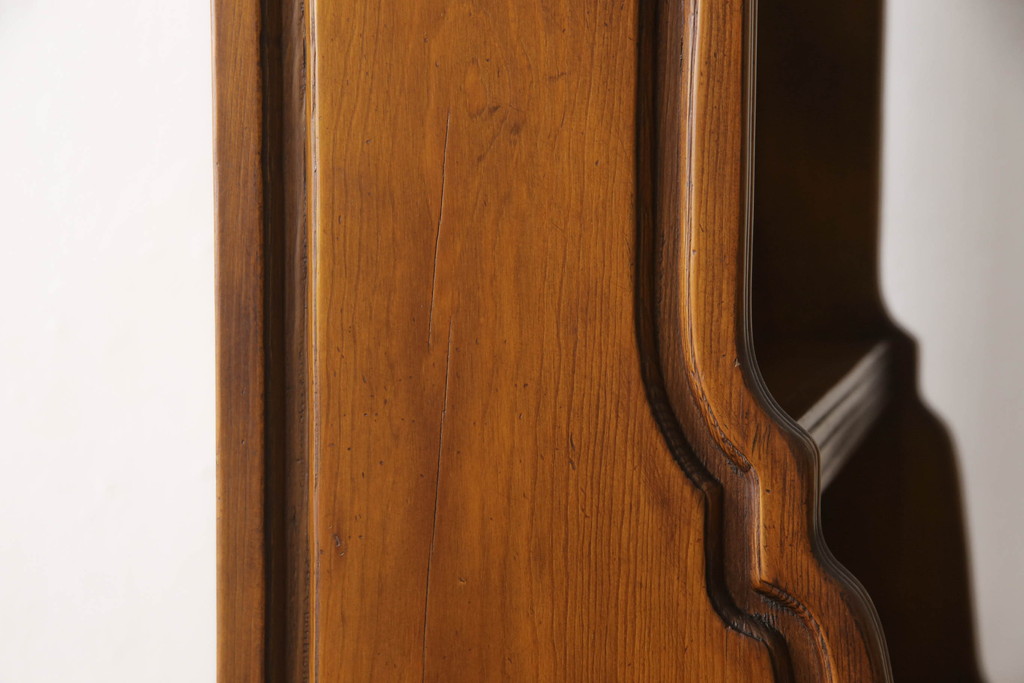 中古　バロッサバレンティ(VARO,S.A. VALENTI)　クラシカルな佇まいが魅力的なシェルフ(飾り棚、陳列棚、本棚、ラック、収納棚、ブックシェルフ)(R-060282)