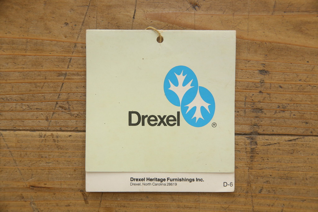 中古　DREXEL HERITAGE(ドレクセルヘリテイジ)　Et Cetera(エトセトラ)　個性的なデザインが魅力的なキャスター付きマガジンラック(収納棚、サイドテーブル)(R-069423)