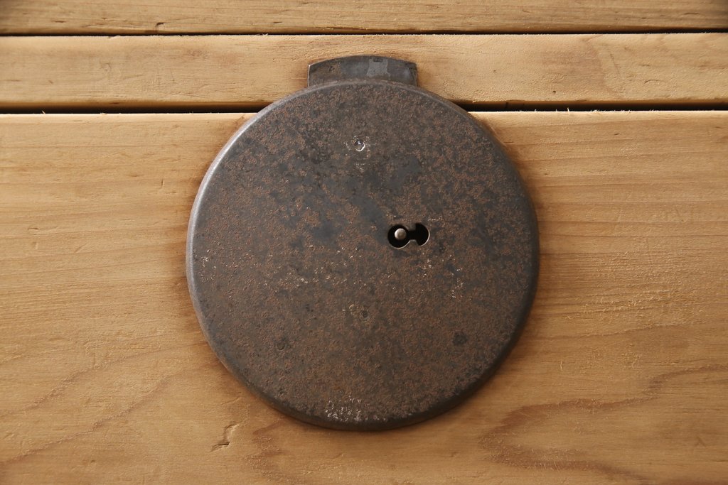 【セミオーダー家具実例】明治大正期の時代箪笥に高品質リペアを施しました。下部には鉄脚を取り付け。ストリップド加工を行い、無塗装にて仕上げました。(和たんす、整理箪笥、収納箪笥、チェスト、引き出し)