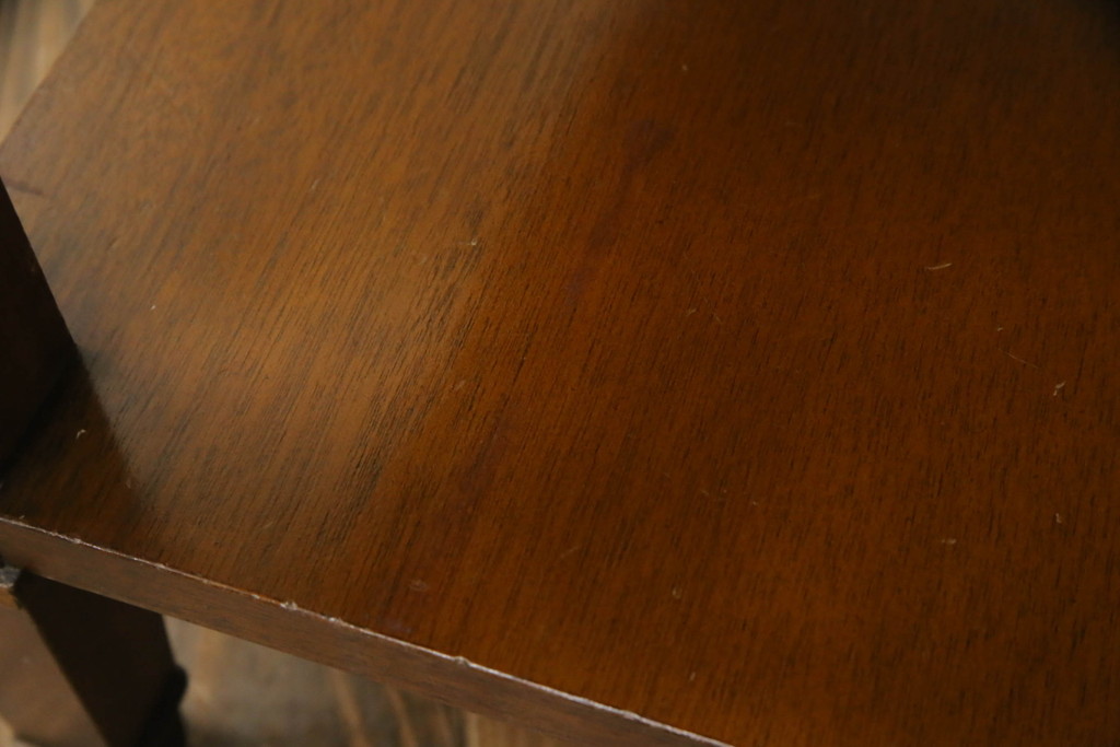 中古　DREXEL HERITAGE(ドレクセルヘリテイジ)　品のある佇まいが美しいサイドテーブル(電話台、飾り台、ナイトテーブル、コンソールテーブル)(R-069514)
