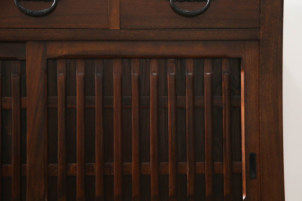 中古　上質な和の空間を演出する水屋箪笥サイドボード(サイドキャビネット、収納棚、戸棚、食器棚、茶箪笥)(R-069922)