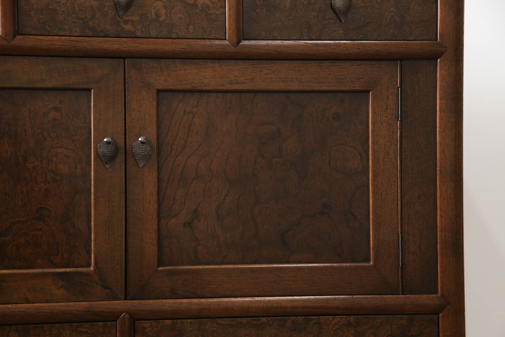 中古　指物家具　吉蔵　端正でおおらかな雰囲気漂う李朝スタイルの収納棚(小箪笥、引き出し、戸棚)(R-072591)