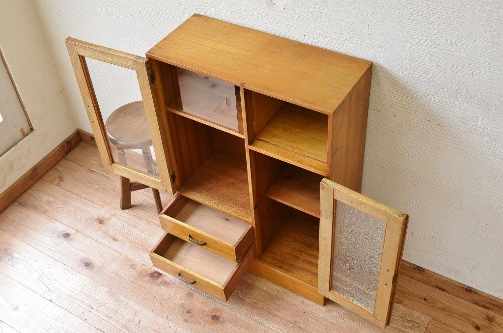 レトロ家具　レトロなデザインの変り型アンティーク本箱