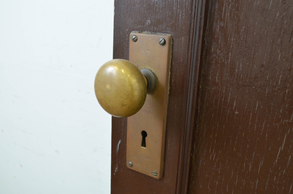 アンティーク建具　上手物!　古い洋館のしっかりとした造りが魅力のペイントドア1枚(扉、木製ドア)(R-064577)