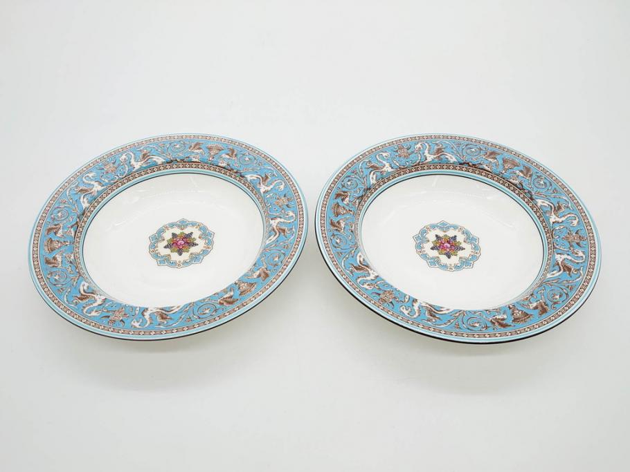 イギリス　WEDGWOOD(ウェッジウッド)　FLORENTINE TURQUOISE(フロレンティーン ターコイズ)　フォーマルで食卓が華やぐスーププレート2枚&スクエアプレート1枚セット(グロテスク文様、フルーツ、果物、スープ皿、変形皿、洋食器、英国)(R-079015)