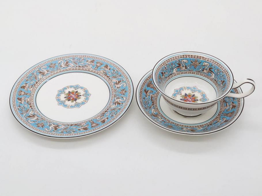 イギリス　WEDGWOOD(ウェッジウッド)　FLORENTINE TURQUOISE(フロレンティーン ターコイズ)　優雅な一時を過ごせるトリオセット2客&カップ&ソーサー1客セット(グロテスク文様、フルーツ、果物、C&S、プレート、皿、洋食器、英国)(R-079016)