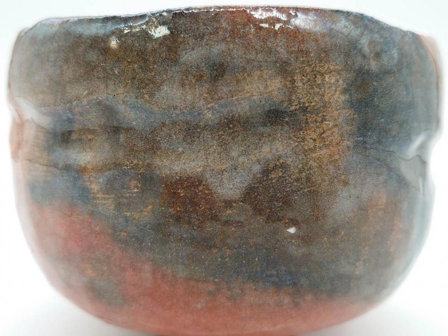 時代物　茶碗師 楽吉左衛門　鶴絵　約12cm　3.9寸　柔らかみと落ち着いた佇まいが魅力の赤茶碗(玄中、茶道具、茶陶、楽焼、裏印、共箱付き、和食器、三寸九分)(R-079017)　