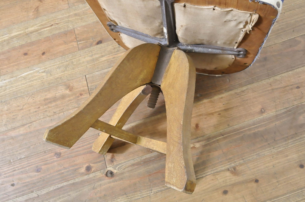 和製アンティーク　レトロな雰囲気が魅力の回転椅子(ドクターチェア、回転イス、デスクチェア)(R-064151)