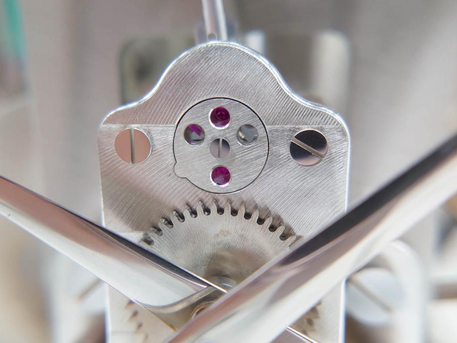 スイス　JAEGER-LECOULTRE(ジャガー・ルクルト)　ATMOS(アトモス)　METAL CALIBER 526-5　スタイリッシュなデザインと機能性を兼ね備えた置き時計(空気時計、ガス、半永久、使用説明書付き)(R-079019)