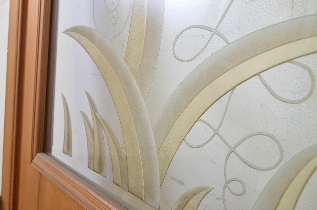 アンティーク建具　大正ロマン　エッチングガラスがおしゃれな古い洋館のドア1枚(彫刻ガラス、扉、木製扉、ガラス扉)(R-064069)
