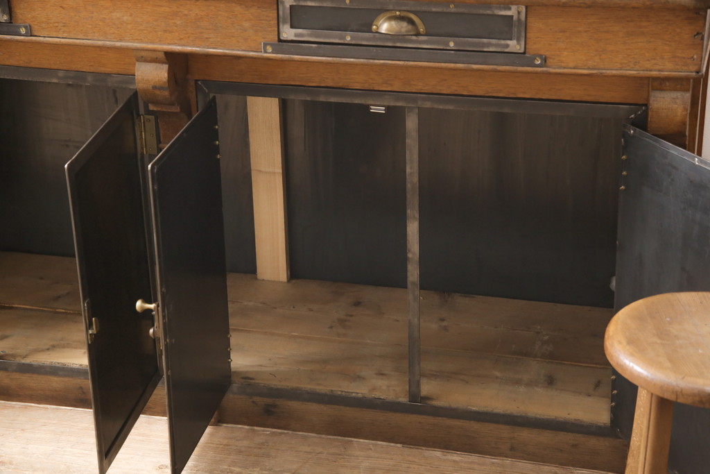 フランスアンティーク　リメイク品　オーク材　ブルックリンスタイルにおすすめのカウンター(キャビネット、作業台、収納棚)(R-051303)