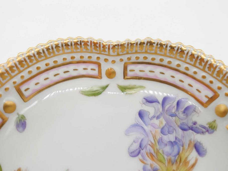 デンマーク　ROYAL COPENHAGEN(ロイヤルコペンハーゲン)　フローラダニカ　20/3508　瑞々しい花と金彩が美しいトライアングルディッシュ(三角プレート、フラワー、皿、洋食器、北欧)(R-079040)　