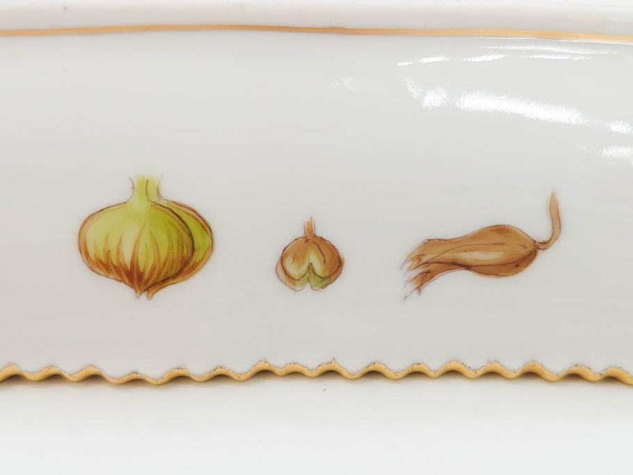 デンマーク　ROYAL COPENHAGEN(ロイヤルコペンハーゲン)　フローラダニカ　20/3508　瑞々しい花と金彩が美しいトライアングルディッシュ(三角プレート、フラワー、皿、洋食器、北欧)(R-079040)　