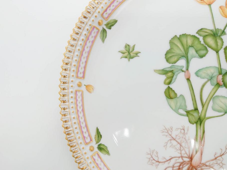 デンマーク　ROYAL COPENHAGEN(ロイヤルコペンハーゲン)　フローラダニカ　20/3566　細部まで繊細に描かれた花が上品なプレート(金彩、フラワー、ディッシュ、大皿、洋食器、北欧)(R-079041)　