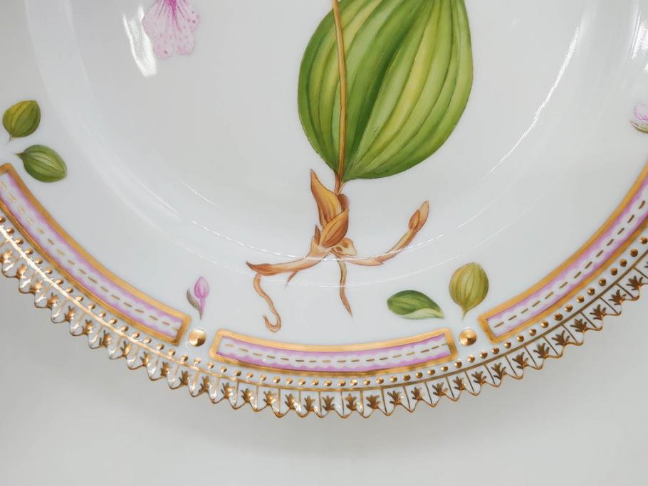 デンマーク　ROYAL COPENHAGEN(ロイヤルコペンハーゲン)　フローラダニカ　617　匠の美技に魅了されるプレート(花、フラワー、金彩、ケーキプレート、中皿、ディッシュ、洋食器、北欧)(R-079042)　