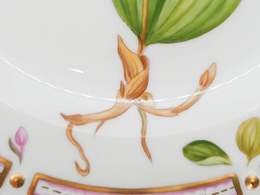 デンマーク　ROYAL COPENHAGEN(ロイヤルコペンハーゲン)　フローラダニカ　617　匠の美技に魅了されるプレート(花、フラワー、金彩、ケーキプレート、中皿、ディッシュ、洋食器、北欧)(R-079042)　