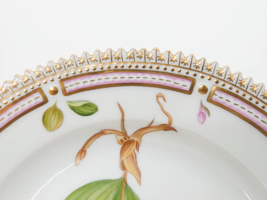 デンマーク　ROYAL COPENHAGEN(ロイヤルコペンハーゲン)　フローラダニカ　617　匠の美技に魅了されるプレート(花、フラワー、金彩、ケーキプレート、中皿、ディッシュ、洋食器、北欧)(R-079042)　