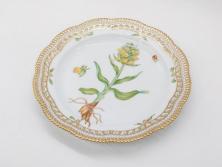 デンマーク　ROYAL COPENHAGEN(ロイヤルコペンハーゲン)　フローラダニカ　380　透かしの縁と金彩が美しいプレート(レース、フリル、金彩、花、フラワー、ディッシュ、大皿、透かし皿、洋食器、北欧)(R-079047)