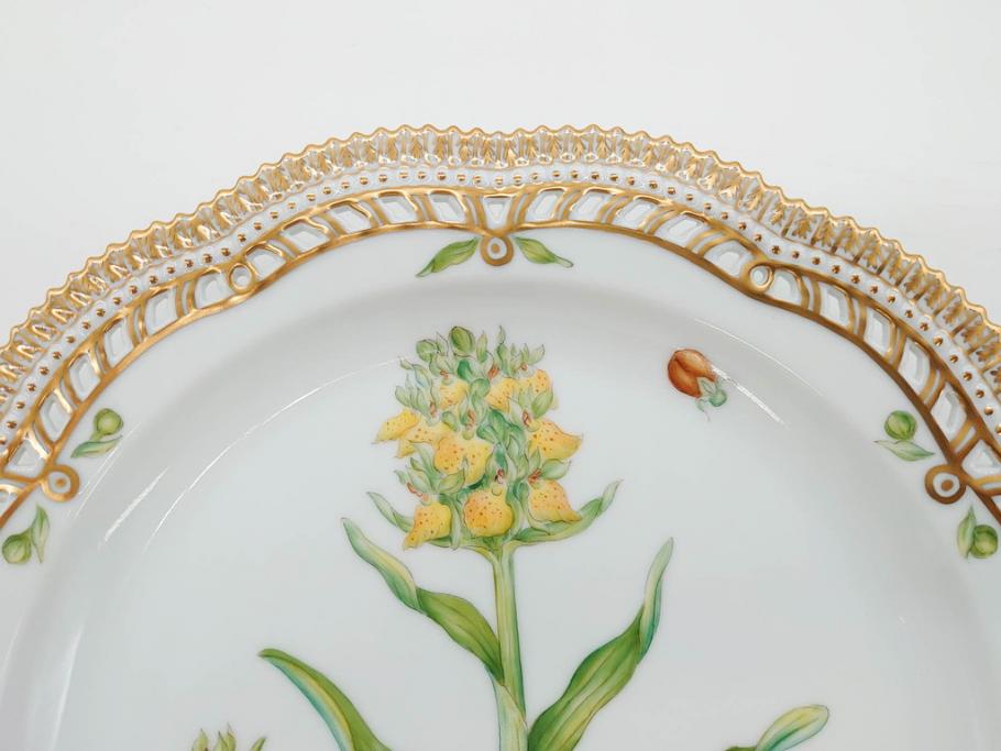 デンマーク　ROYAL COPENHAGEN(ロイヤルコペンハーゲン)　フローラダニカ　380　透かしの縁と金彩が美しいプレート(レース、フリル、金彩、花、フラワー、ディッシュ、大皿、透かし皿、洋食器、北欧)(R-079047)