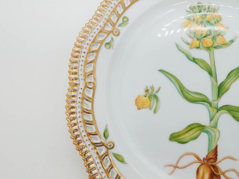 デンマーク　ROYAL COPENHAGEN(ロイヤルコペンハーゲン)　フローラダニカ　380　透かしの縁と金彩が美しいプレート(レース、フリル、金彩、花、フラワー、ディッシュ、大皿、透かし皿、洋食器、北欧)(R-079047)