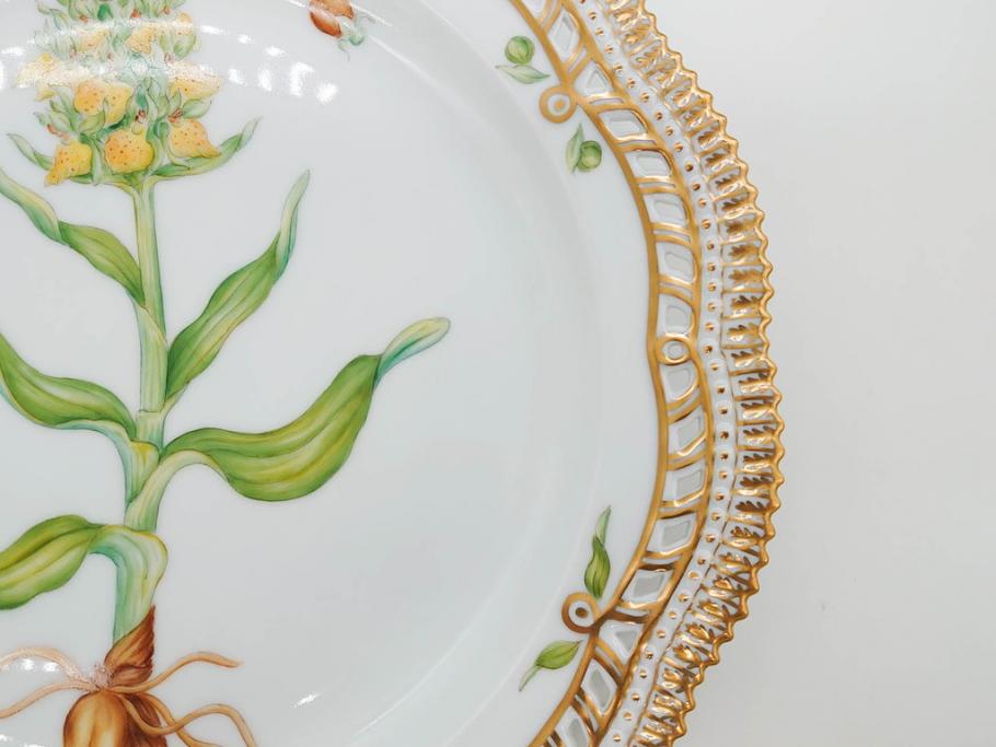 デンマーク　ROYAL COPENHAGEN(ロイヤルコペンハーゲン)　フローラダニカ　380　透かしの縁と金彩が美しいプレート(レース、フリル、金彩、花、フラワー、ディッシュ、大皿、透かし皿、洋食器、北欧)(R-079047)
