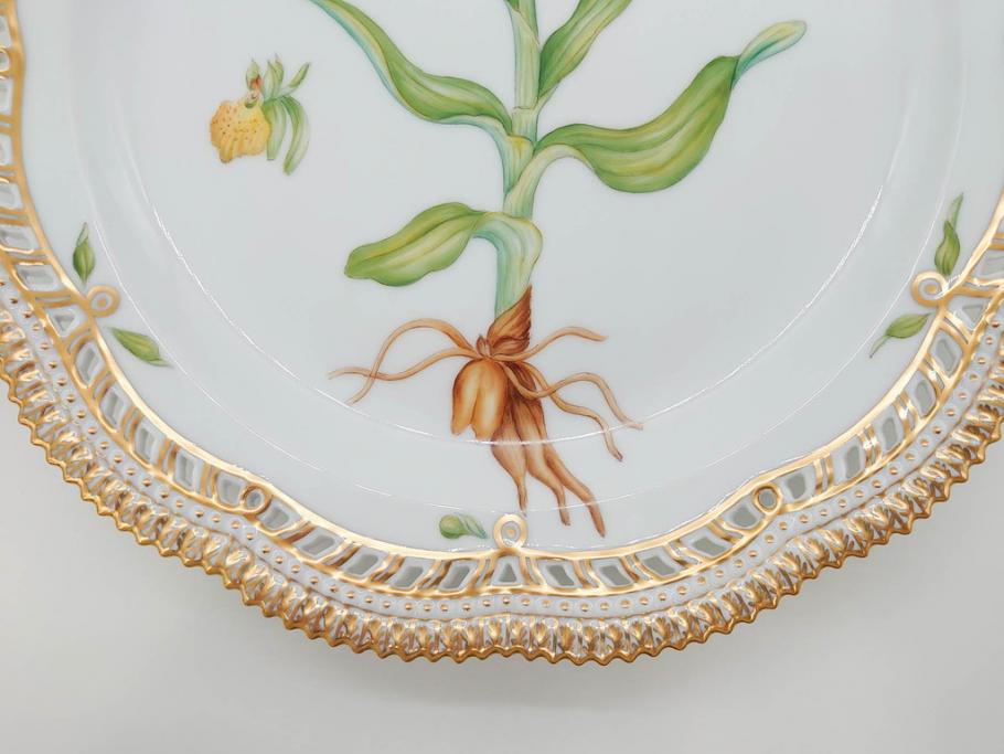 デンマーク　ROYAL COPENHAGEN(ロイヤルコペンハーゲン)　フローラダニカ　380　透かしの縁と金彩が美しいプレート(レース、フリル、金彩、花、フラワー、ディッシュ、大皿、透かし皿、洋食器、北欧)(R-079047)