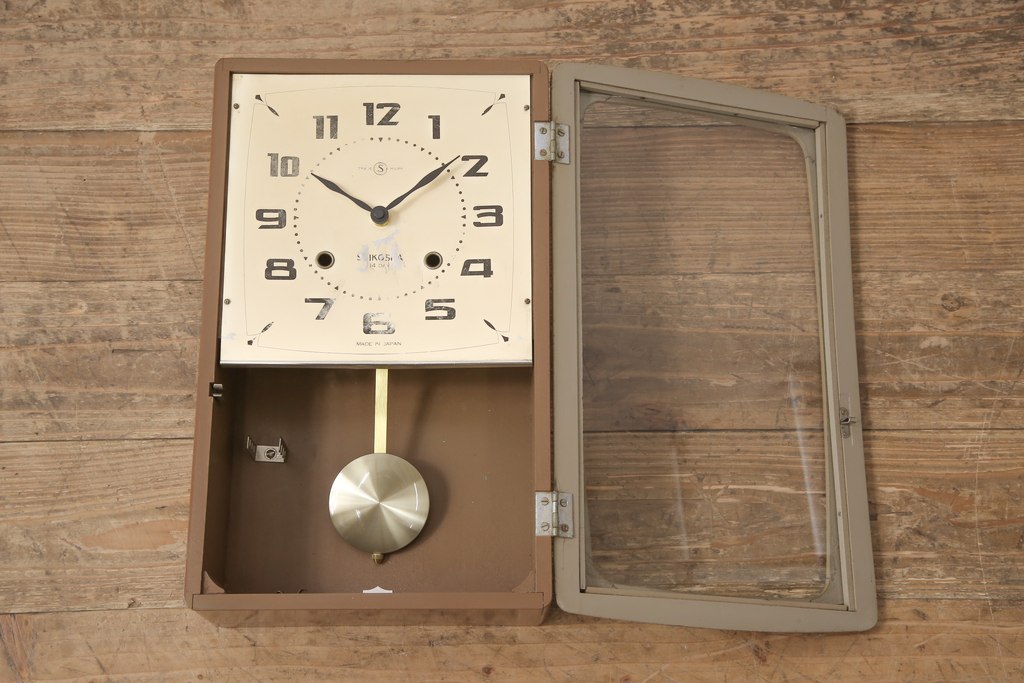和製ビンテージ　昭和中期　TRADE(S)MARK　精工舎(SEIKOSHA、セイコー)　電池式　レトロな佇まいがお洒落な掛け時計(柱時計、古時計、ヴィンテージ)(R-054683)