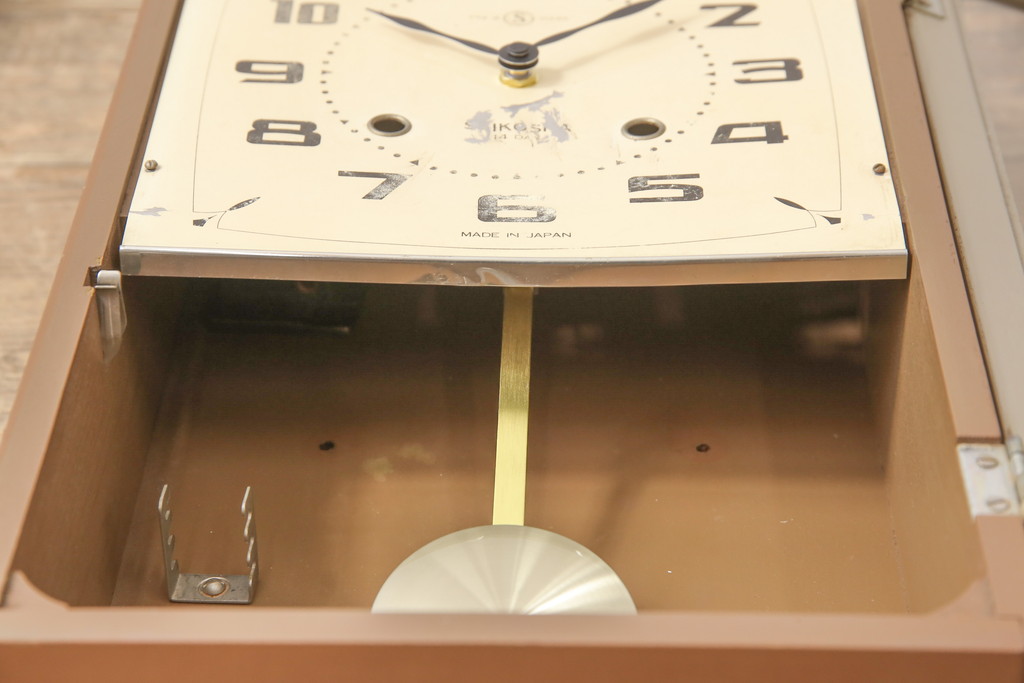 和製ビンテージ　昭和中期　TRADE(S)MARK　精工舎(SEIKOSHA、セイコー)　電池式　レトロな佇まいがお洒落な掛け時計(柱時計、古時計、ヴィンテージ)(R-054683)