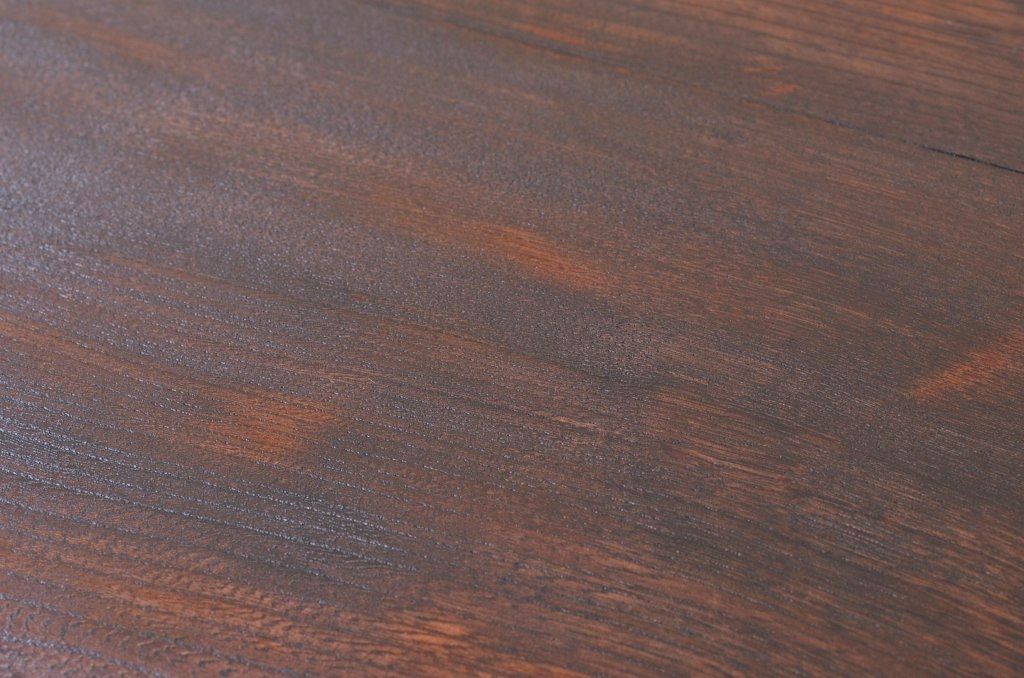 アンティーク家具　古い栓材のシックなアンティーク丸テーブル